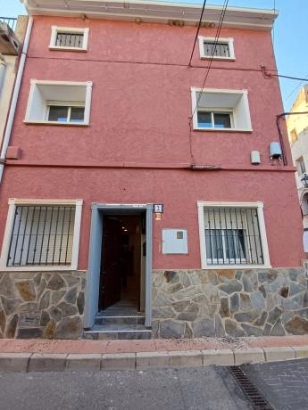 Chalet adosado en Industria, 2