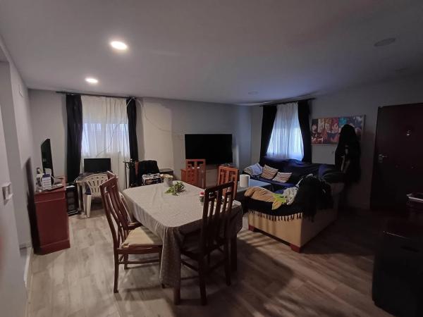 Chalet adosado en Industria, 2