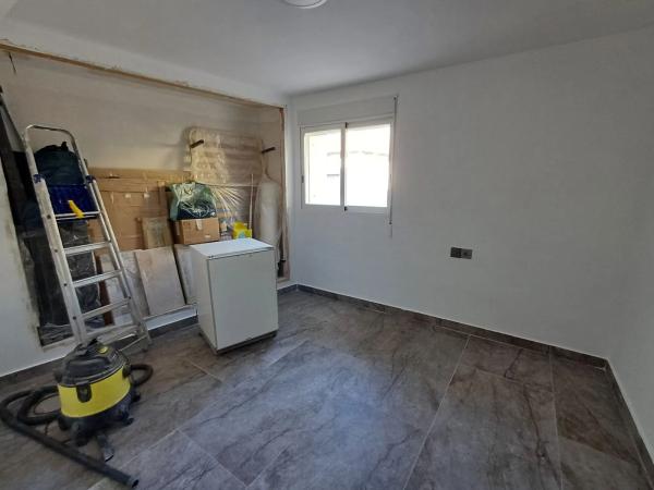 Chalet adosado en Industria, 2