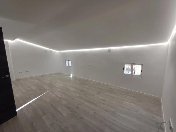 Chalet adosado en Industria, 2