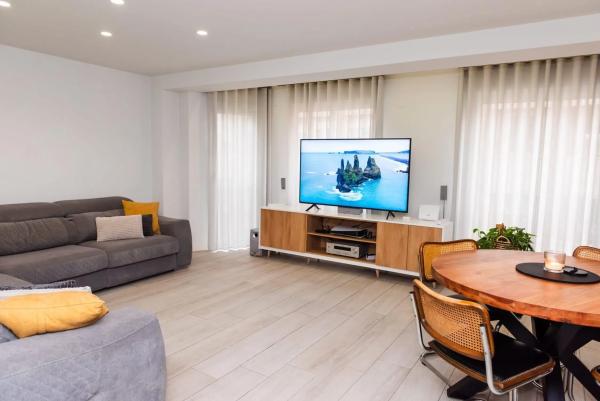 Piso en Barrio Reina Victoria-Miguel Hernández