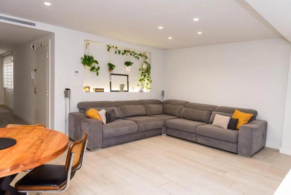 Piso en Barrio Reina Victoria-Miguel Hernández