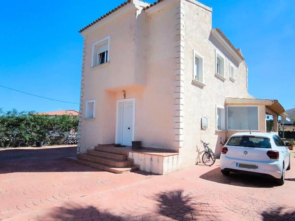 Casa independiente en calle Capellá
