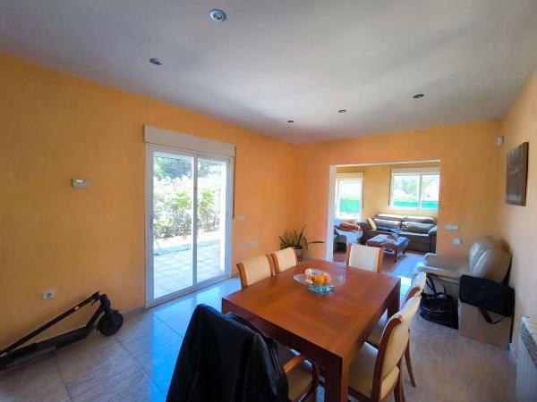 Casa independiente en calle Capellá