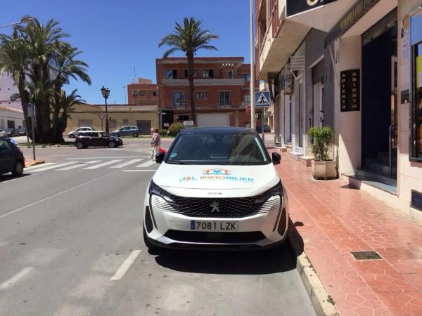 Piso en avenida del Mediterrani, 10