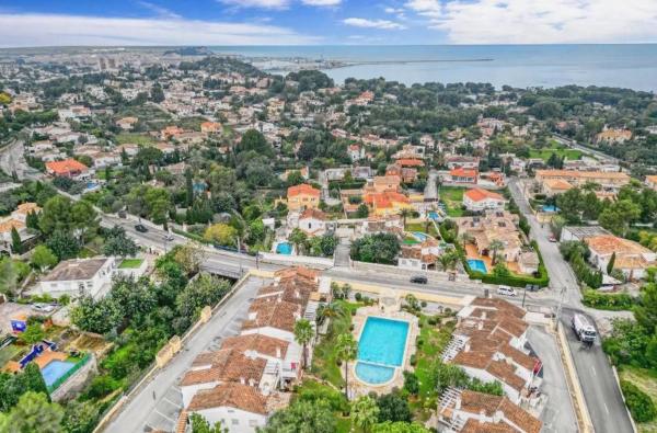 Piso en calle Neptú, 9