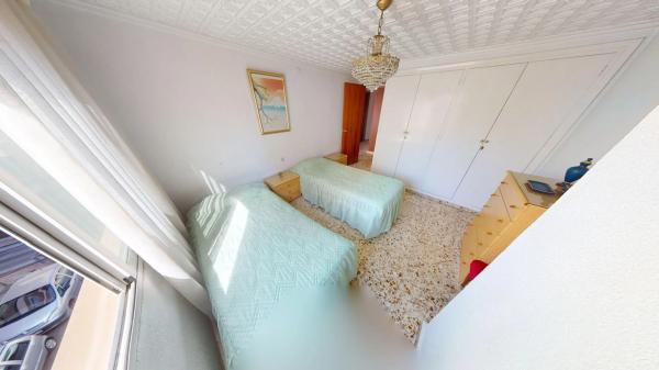 Piso en calle Don Quijote, 79