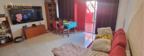 Chalet adosado en calle Gregal