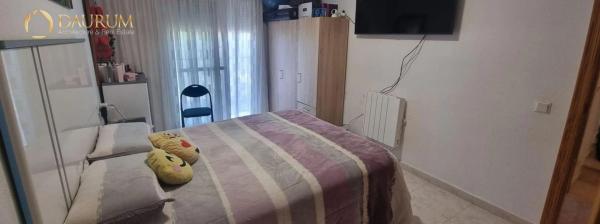 Chalet adosado en calle Gregal