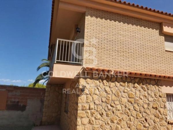 Chalet adosado en calle de Tritó