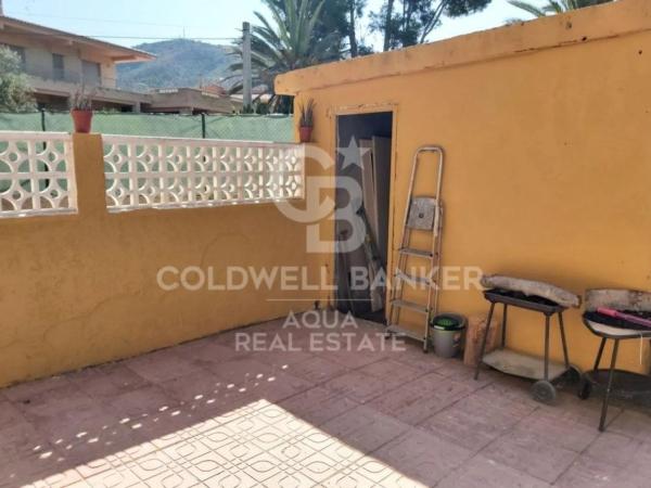 Chalet adosado en calle de Tritó