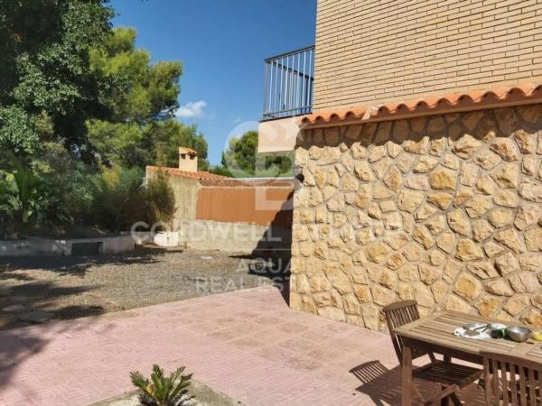 Chalet adosado en calle de Tritó