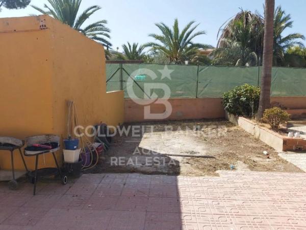 Chalet adosado en calle de Tritó