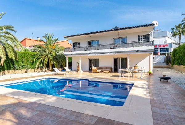 Chalet en Pueblo Levante