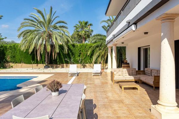 Chalet en Pueblo Levante