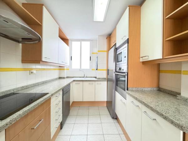 Piso en calle Dahellos