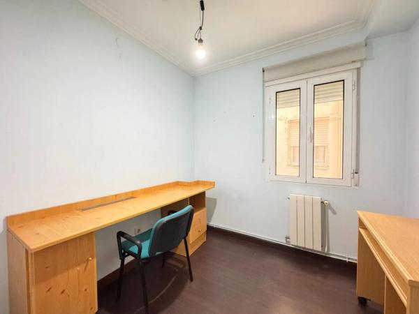 Piso en calle Dahellos