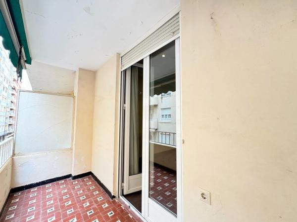 Piso en calle Dahellos