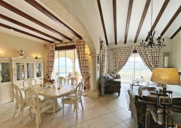 Casa independiente en Urbanización la Sella s/n