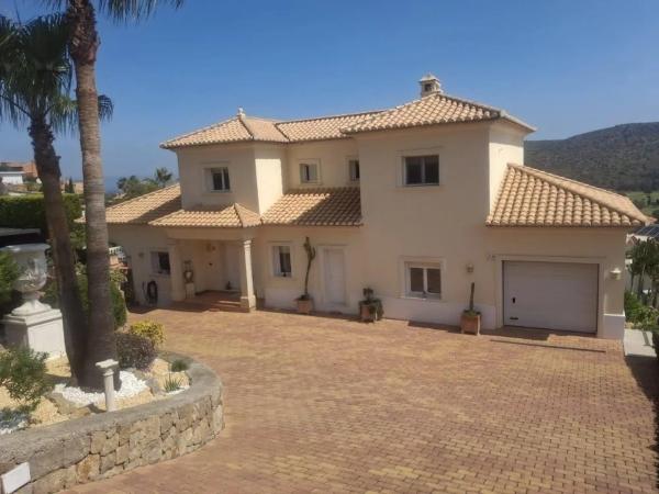 Casa independiente en Urbanización la Sella s/n