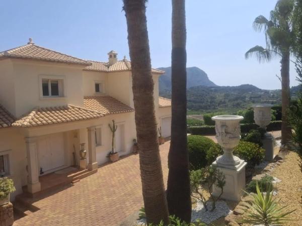 Casa independiente en Urbanización la Sella s/n