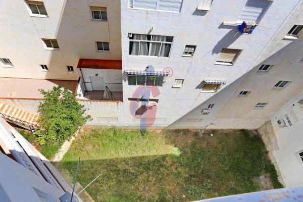 Piso en calle Hermanos Bazán, 13