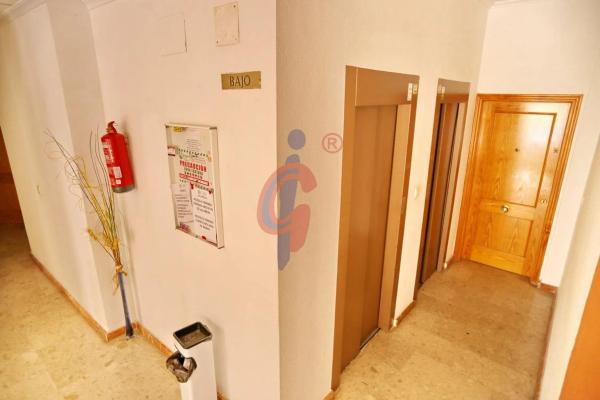 Piso en calle Hermanos Bazán, 13