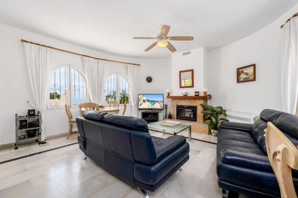 Casa independiente en calle Principal de la Serra