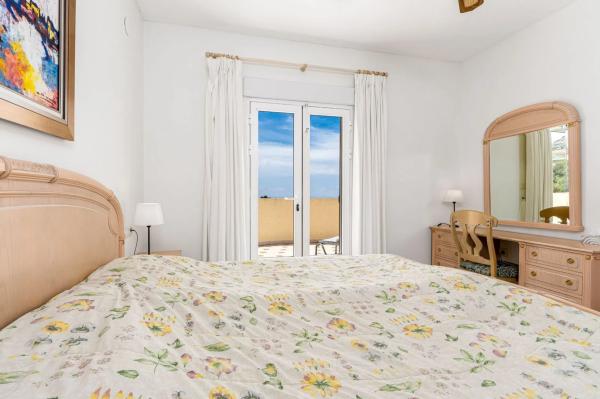 Casa independiente en calle Principal de la Serra