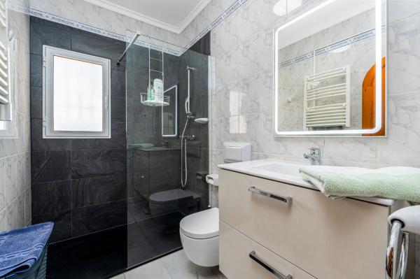 Casa independiente en calle Principal de la Serra