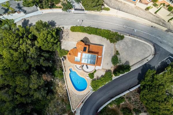 Casa independiente en calle Principal de la Serra