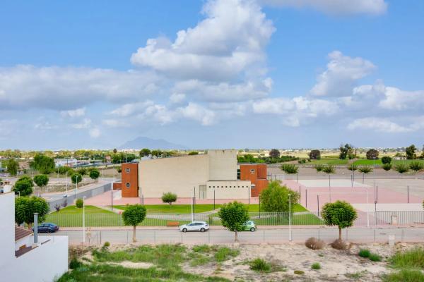 Piso en calle Miguel Hernández, 11