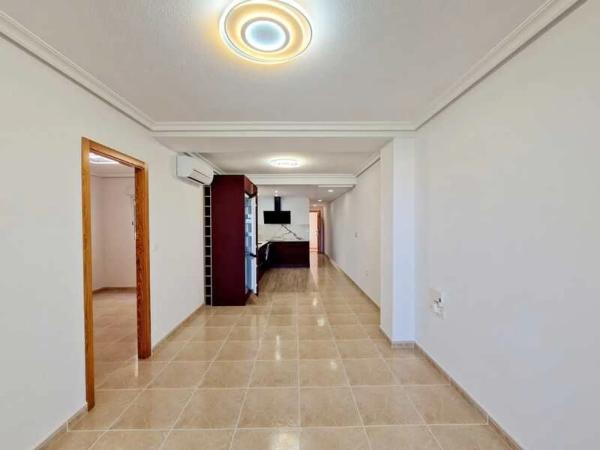 Piso en calle Miguel Hernández, 11