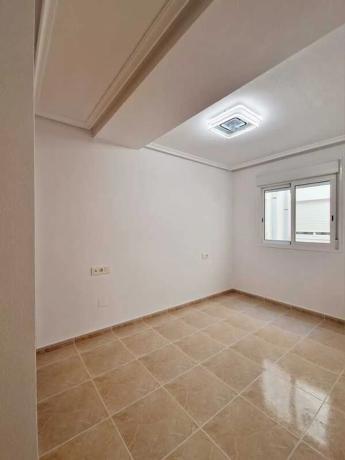 Piso en calle Miguel Hernández, 11