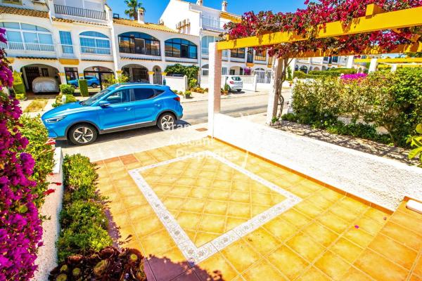 Chalet adosado en avenida D'Escandinàvia, 33