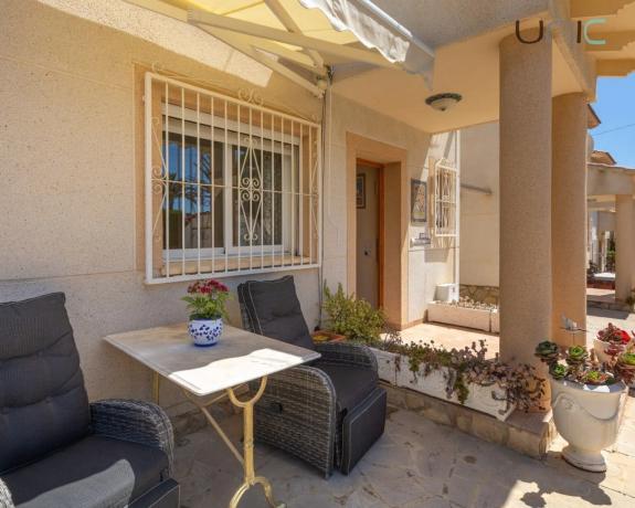 Casa independiente en calle Acacies s/n