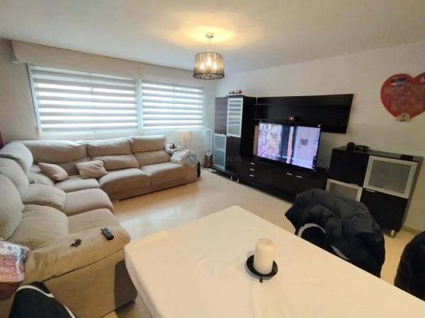 Piso en avenida País Valencià