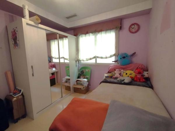 Piso en avenida País Valencià