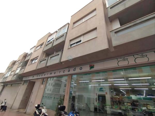 Piso en avenida País Valencià