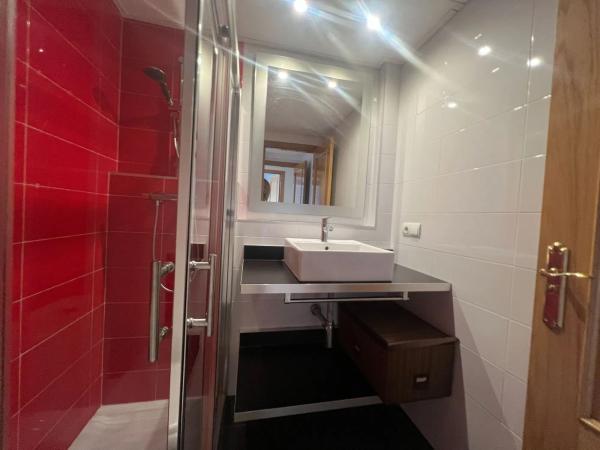 Chalet pareado en calle Unicornio