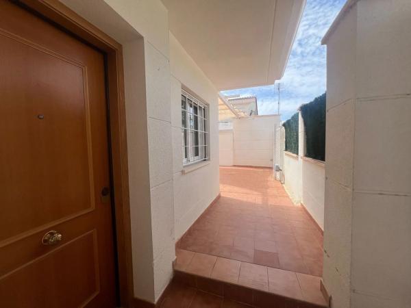 Chalet pareado en calle Unicornio