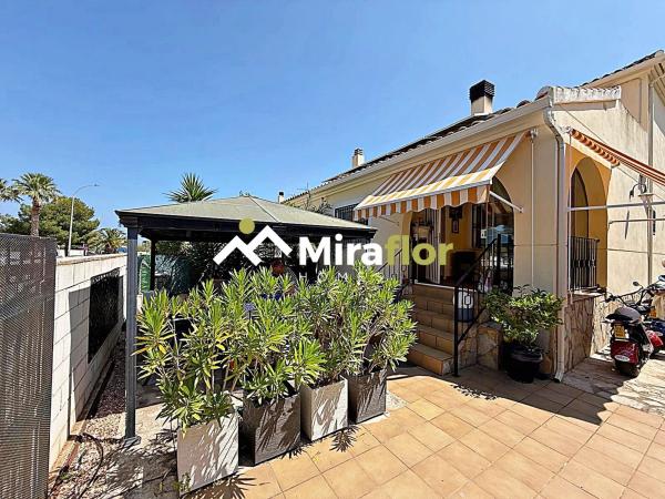 Chalet pareado en avenida del Boticari, 4