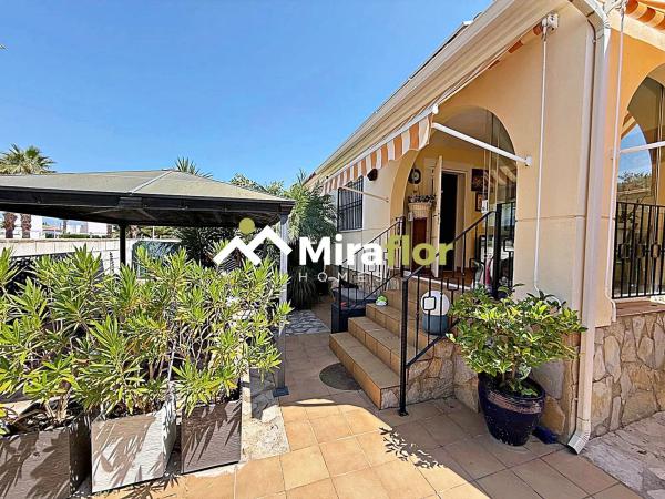 Chalet pareado en avenida del Boticari, 4