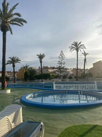 Chalet adosado en avenida de las Urracas