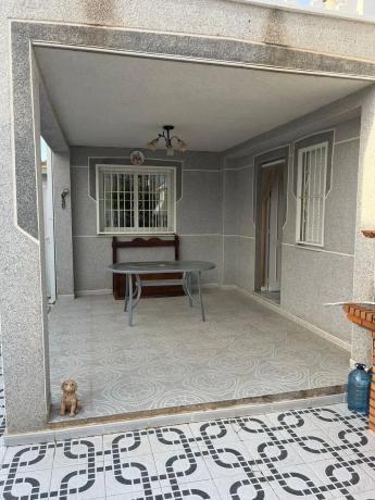 Chalet adosado en avenida de las Urracas