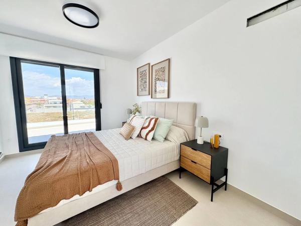 Chalet adosado en venta en calle Manuel Mateo Candel, 242