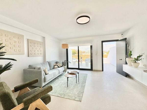 Chalet adosado en venta en calle Manuel Mateo Candel, 242