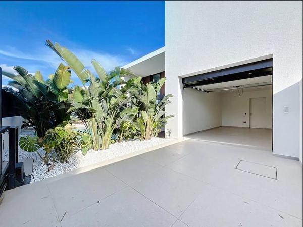 Casa o chalet independiente en venta en calle Calíope, 2