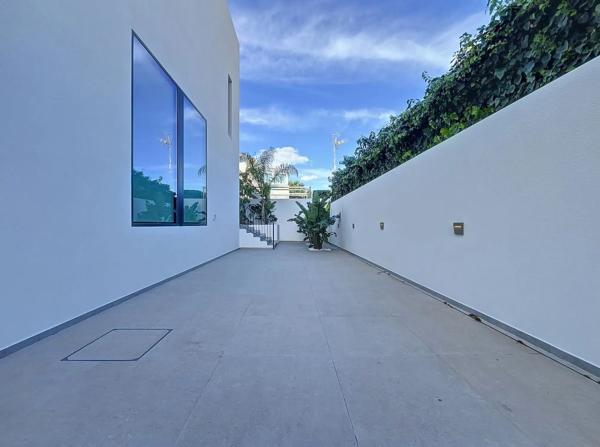 Casa o chalet independiente en venta en calle Calíope, 2