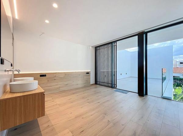 Casa o chalet independiente en venta en calle Calíope, 2